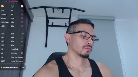 Snapshot of th_russ chatting on 12.09.24 INSTAGRAM Th1rss online show from 12.09.24