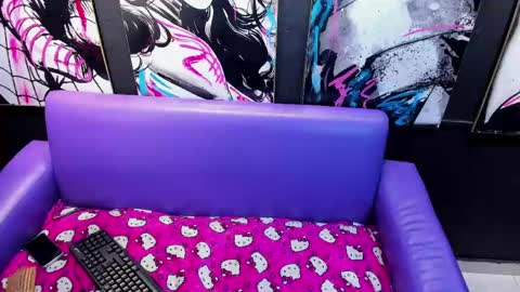 Snapshot of thali_a chatting on 04.18.26 online show from 04.18.26