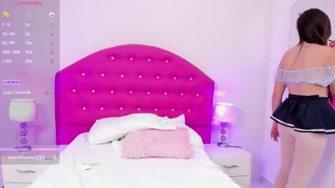 Thalia  online show from 11.22.25