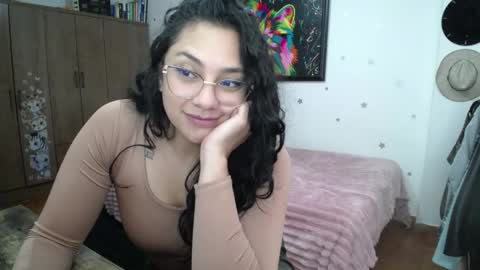 Snapshot of thaliacooper chatting on 06.06.26 online show from 06.06.26