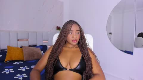 Snapshot of thaliaocean chatting on 09.25.25 thaliaocean online show from 09.25.25