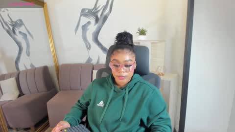 Thamara Fox online show from 01.12.26