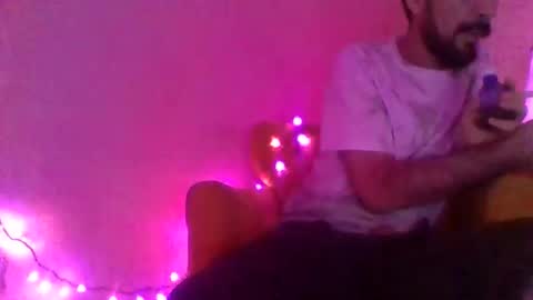 Snapshot of thamasleal chatting on 10.29.25 thamasleal online show from 10.29.25