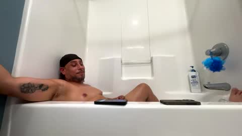 Snapshot of thatbasianguy chatting on 09.30.25 LoveHateLust online show from 09.30.25