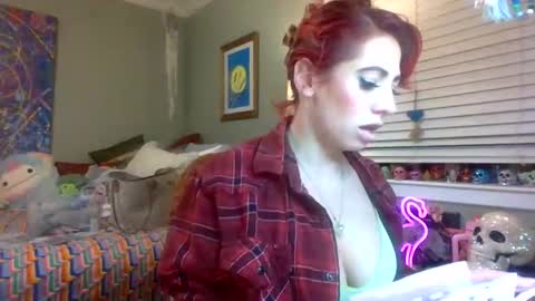 Snapshot of the_beasts2 chatting on 12.01.25 the_beasts2 online show from 12.01.25