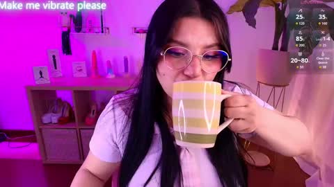 Snapshot of the_cat_girl_ chatting on 11.12.25 i am Cat online show from 11.12.25