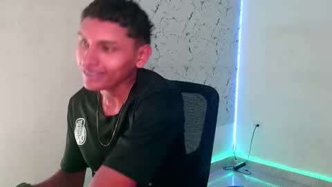 Snapshot of the_crack71 chatting on 09.28.25 Sean OPry   online show from 09.28.25