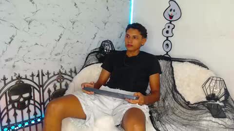 Snapshot of the_crack71 chatting on 10.05.25 Sean OPry   online show from 10.05.25