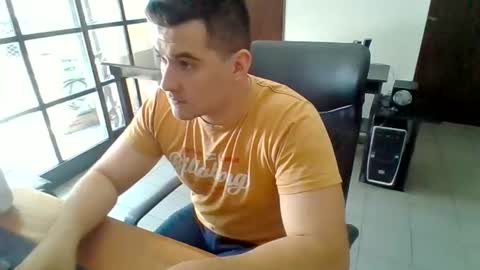 Snapshot of the_dark_knive_ chatting on 11.22.25 the_dark_knive_ online show from 11.22.25