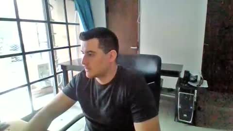 Snapshot of the_dark_knive_ chatting on 12.01.25 the_dark_knive_ online show from 12.01.25