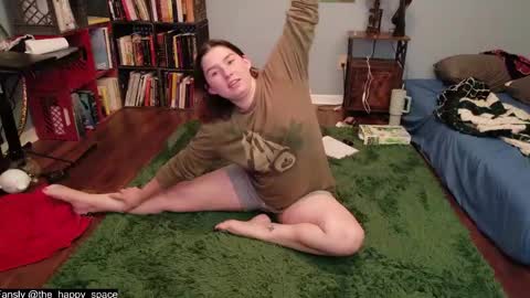 Snapshot of the_happy_space chatting on 05.17.26 MATERNITY LEAVE online show from 05.17.26