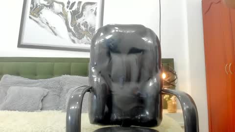 Snapshot of the_mark_king chatting on 05.12.26 T H E M A R K K I N G online show from 05.12.26