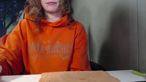 Snapshot of the_prettywondder chatting on 02.07.25 Ekye online show from 02.07.25