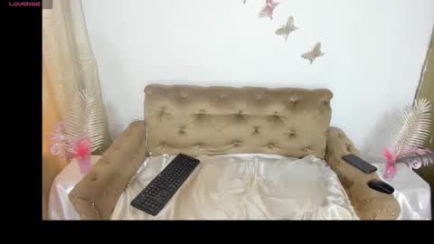 THE QUEEN online show from 12.14.24