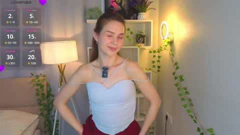Snapshot of the_truewoman_show chatting on 06.02.26 My name is Cynthia and Im very happy to see you in my sweet room online show from 06.02.26