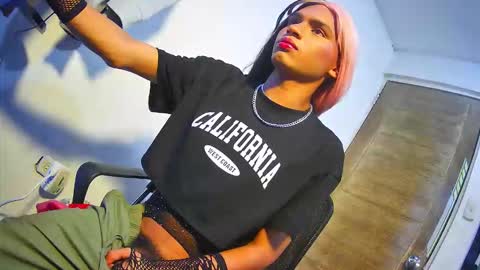 Sandra  3 online show from 10.26.25