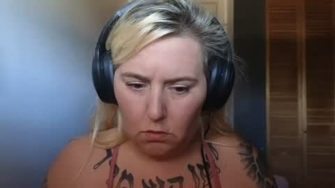 Snapshot of theauroramae chatting on 06.14.26 theauroramae - online show from 06.14.26