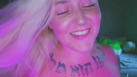 Snapshot of theauroramae chatting on 07.05.26 theauroramae - online show from 07.05.26