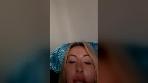 theblondebunni online show from 04.02.26