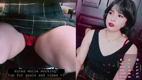 Snapshot of thecamwoman chatting on 04.02.26 Joan online show from 04.02.26