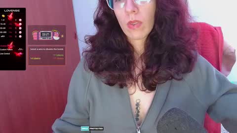 Snapshot of thecherry_paulette chatting on 02.21.25 Paulette online show from 02.21.25