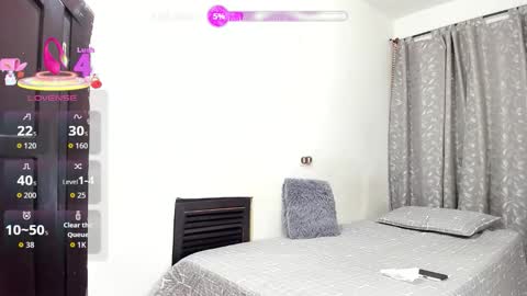 TheChicaNextDoor  online show from 02.04.26