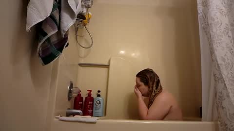 Snapshot of thedancingalien chatting on 01.23.25 Kassandra Grant online show from 01.23.25