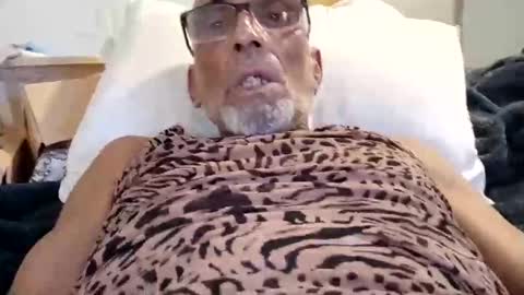 Snapshot of thedrainer69 chatting on 10.22.25 thedrainer69 online show from 10.22.25