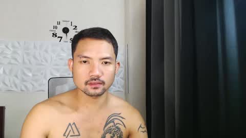 Snapshot of thefriskyasian chatting on 12.12.24 Jaycee online show from 12.12.24