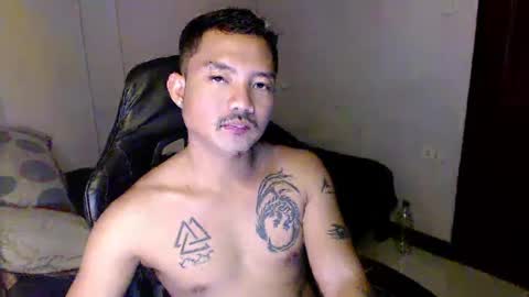 Snapshot of thefriskyasian chatting on 12.28.24 Jaycee online show from 12.28.24