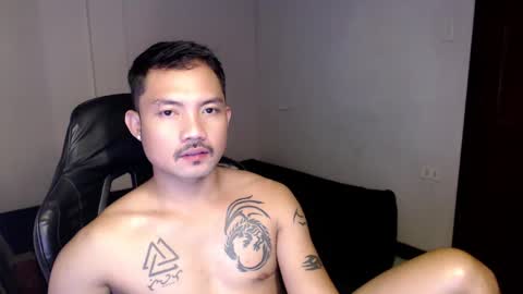 Snapshot of thefriskyasian chatting on 01.03.25 Jaycee online show from 01.03.25
