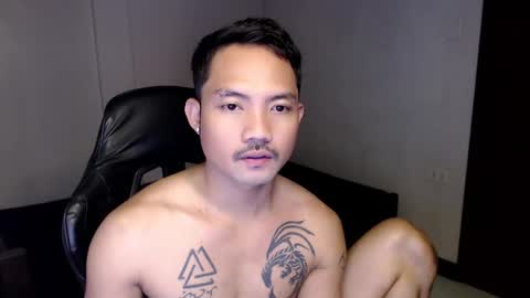 Snapshot of thefriskyasian chatting on 01.09.25 Jaycee online show from 01.09.25