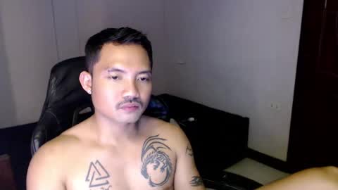 Snapshot of thefriskyasian chatting on 01.10.25 Jaycee online show from 01.10.25