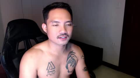Snapshot of thefriskyasian chatting on 01.10.25 Jaycee online show from 01.10.25