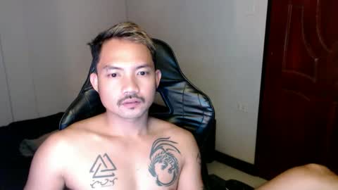 Snapshot of thefriskyasian chatting on 01.23.25 Jaycee online show from 01.23.25
