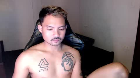 Snapshot of thefriskyasian chatting on 01.26.25 Jaycee online show from 01.26.25