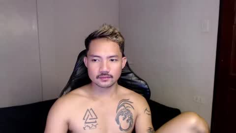 Snapshot of thefriskyasian chatting on 02.07.25 Jaycee online show from 02.07.25