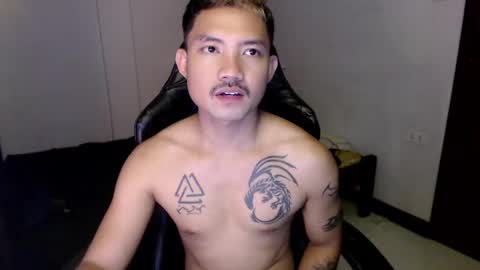 Snapshot of thefriskyasian chatting on 02.08.25 Jaycee online show from 02.08.25