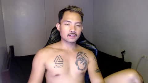 Snapshot of thefriskyasian chatting on 02.12.25 Jaycee online show from 02.12.25