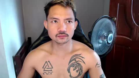 Snapshot of thefriskyasian chatting on 02.24.25 Jaycee online show from 02.24.25
