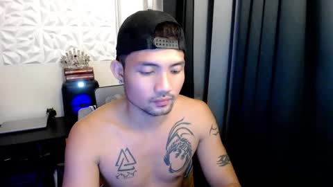 Snapshot of thefriskyasian chatting on 09.12.25 Jaycee online show from 09.12.25