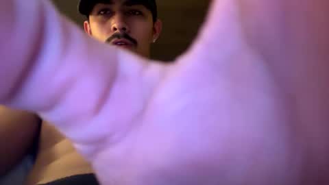 Snapshot of theglorious2002 chatting on 10.10.25 theglorious2002 online show from 10.10.25