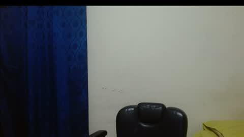 Snapshot of thehousedog chatting on 06.26.26 thehousedog online show from 06.26.26