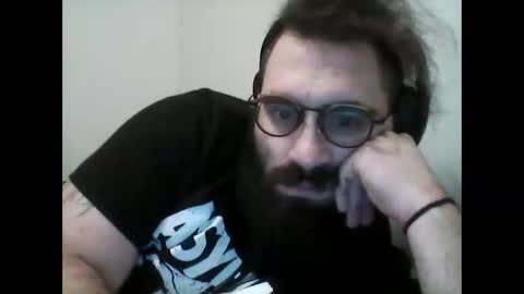 Snapshot of theironbulll chatting on 02.12.25 Iron online show from 02.12.25