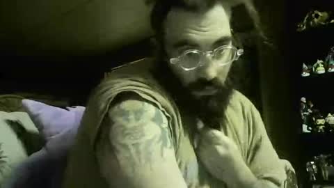 Snapshot of theironbulll chatting on 12.02.25 Iron online show from 12.02.25