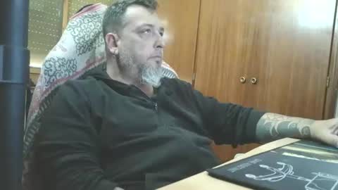 Snapshot of thekier chatting on 02.08.26 thekier online show from 02.08.26