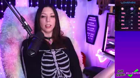 Snapshot of thekittengirlnix chatting on 02.19.26 Nix online show from 02.19.26