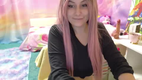 Snapshot of thelaylarose chatting on 09.20.25 Layla Rose online show from 09.20.25