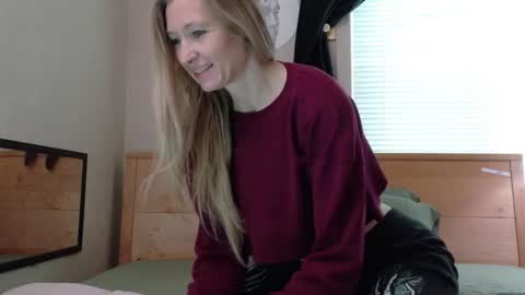 Snapshot of thelunastorm chatting on 10.14.25 The Luna Storm online show from 10.14.25