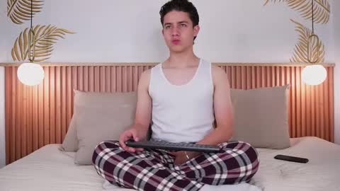  THEO- MATEO  online show from 01.16.25